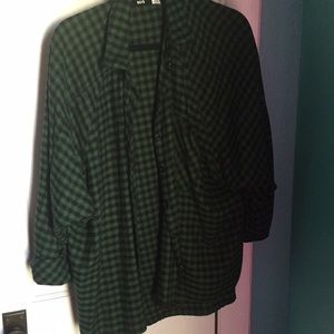 UO Breden Drapey Flannel Button Down-Shirt.